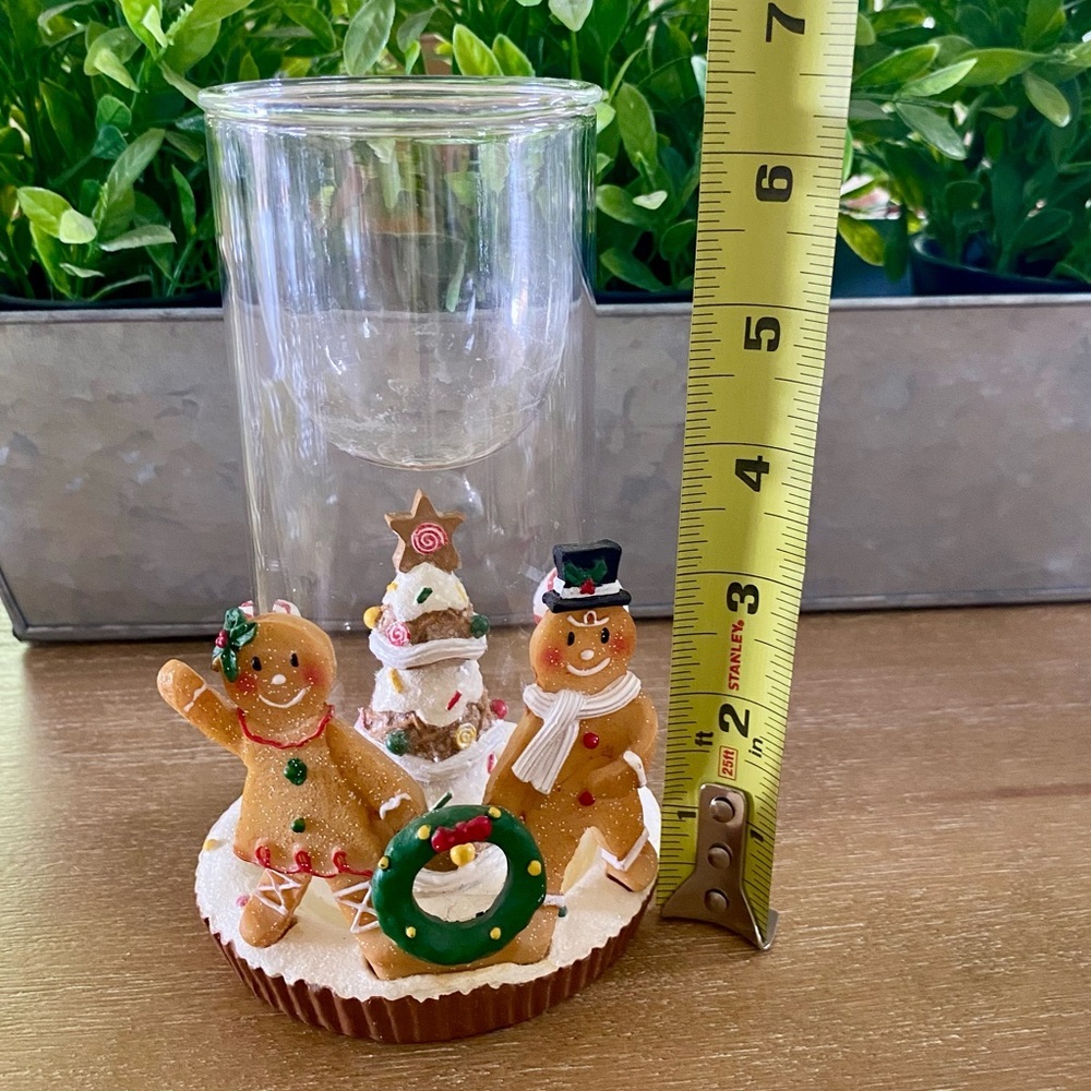 YANKEE CANDLE Gingerbread Man and Girl Tea Light Holder - Picture 6 of 7